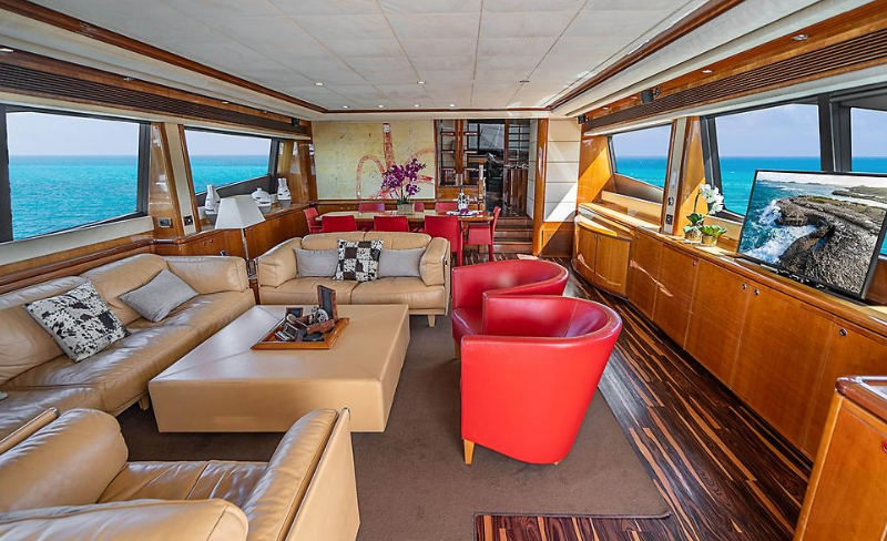 Charter Yacht Cinque Mare Aft View