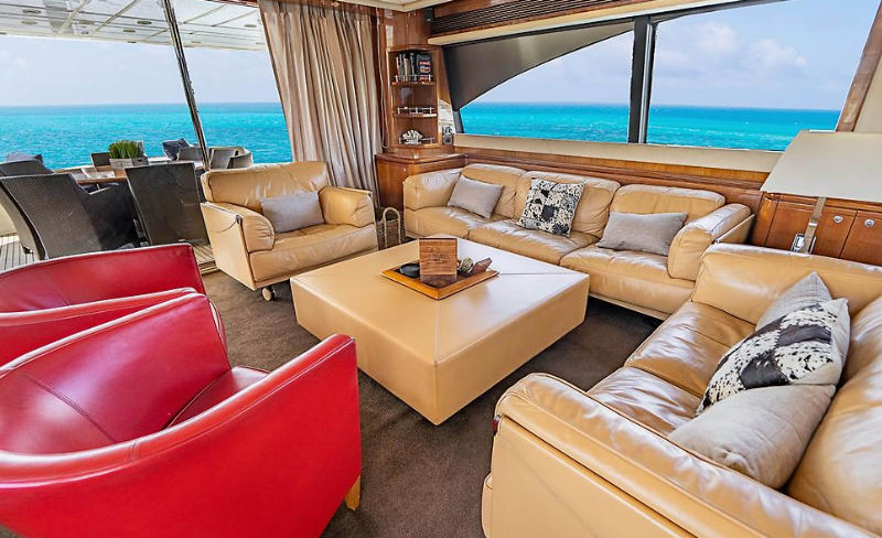 Charter Yacht Cinque Mare Aft View
