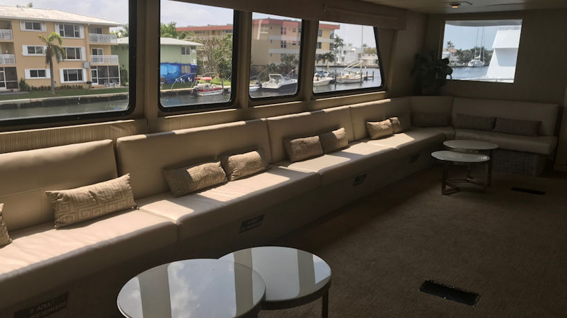 Sundream Deck 2 Interior Lounge