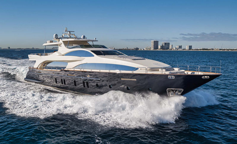 Charter Yacht Vivere Exterior